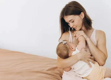 What Causes Clogged Milk Ducts During Breastfeeding?