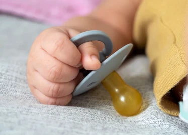 Newborn Sucking Reflex and Pacifier Use: What Parents Should Know